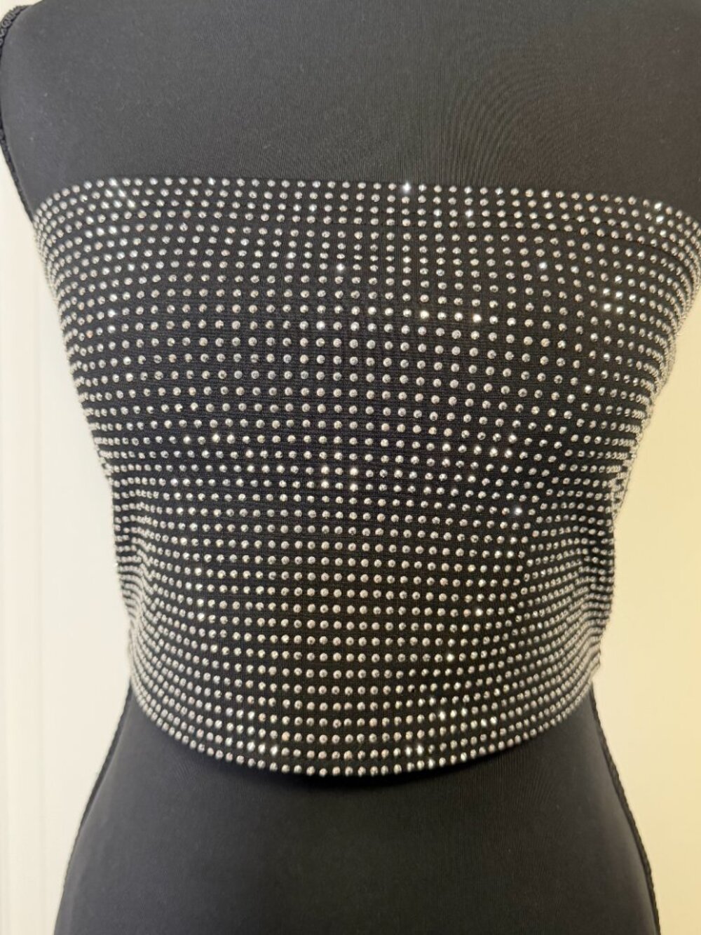 Forever 21 Black Rhinestone Strapless Tube Crop Top Size Medium Clubwear